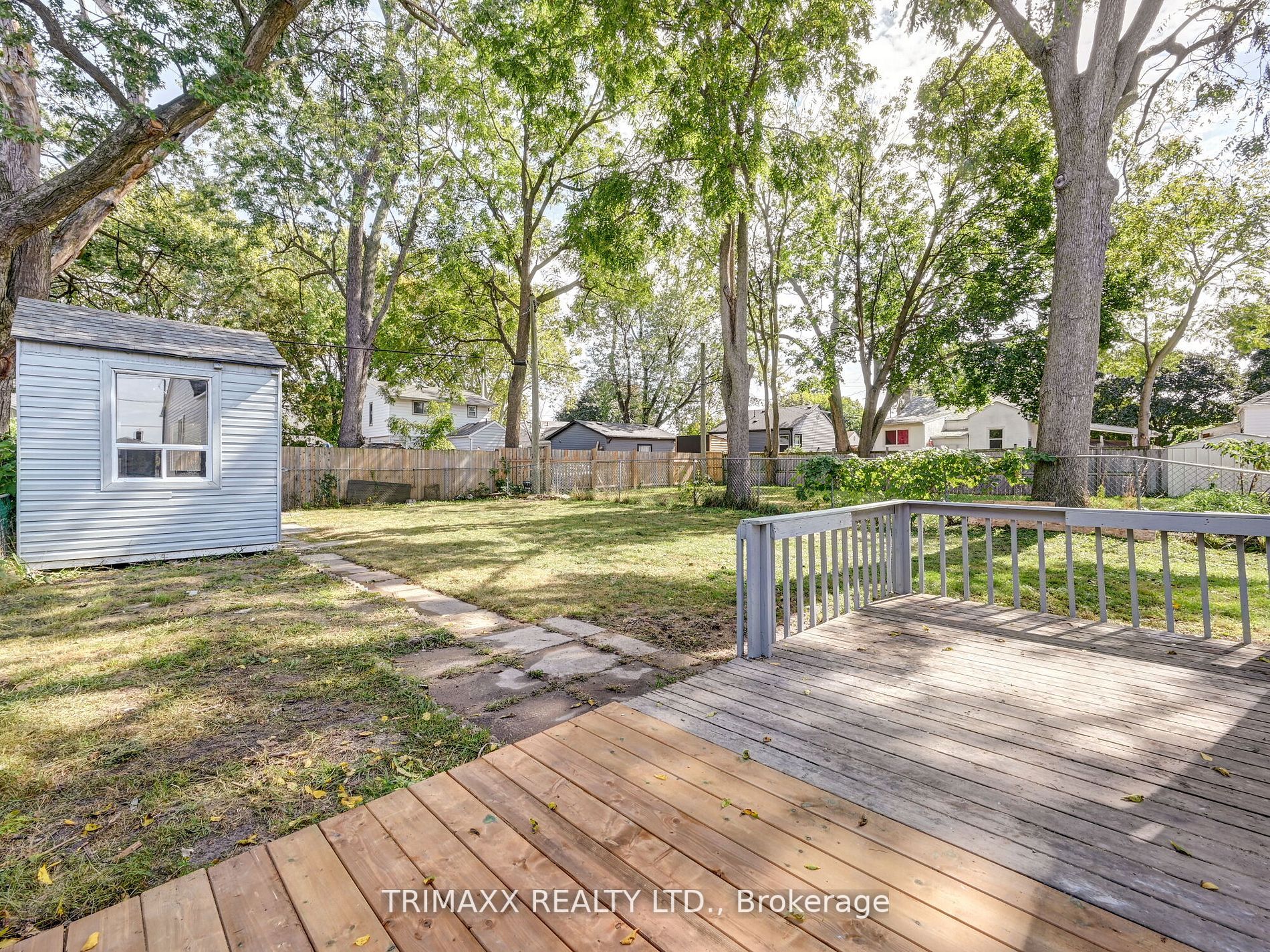 54 Haig St