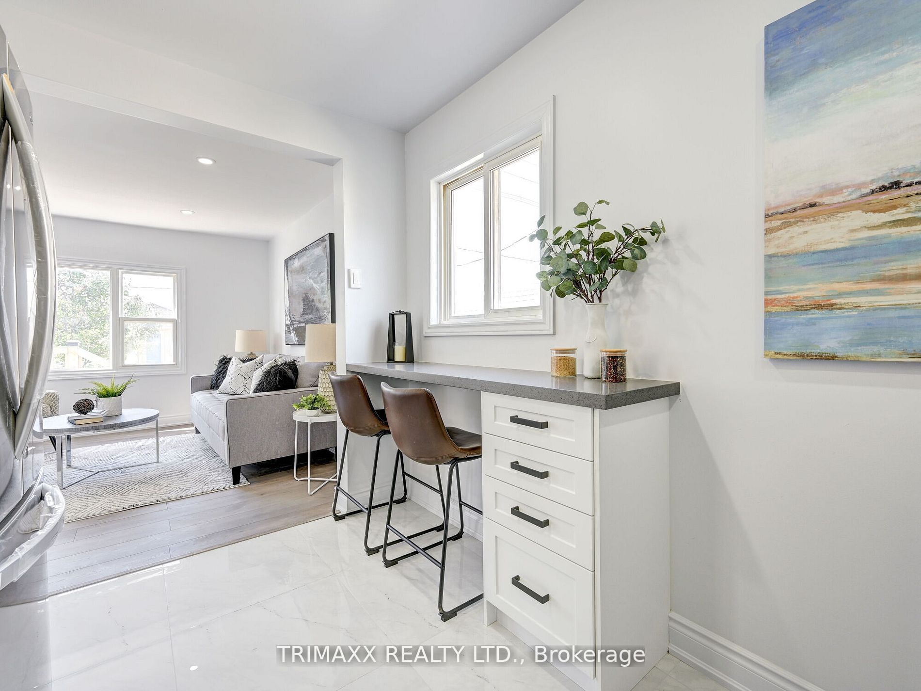 54 Haig St