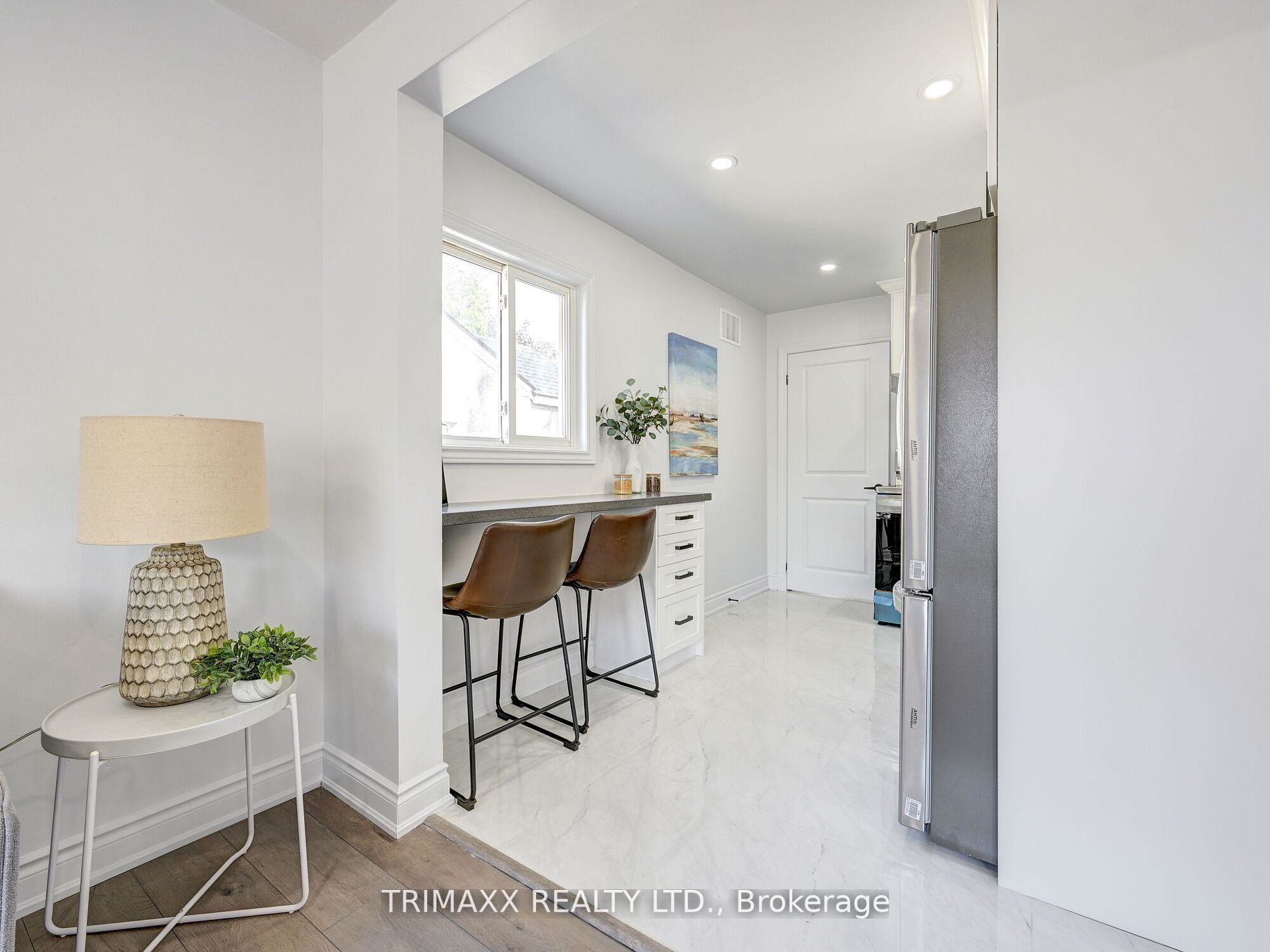54 Haig St