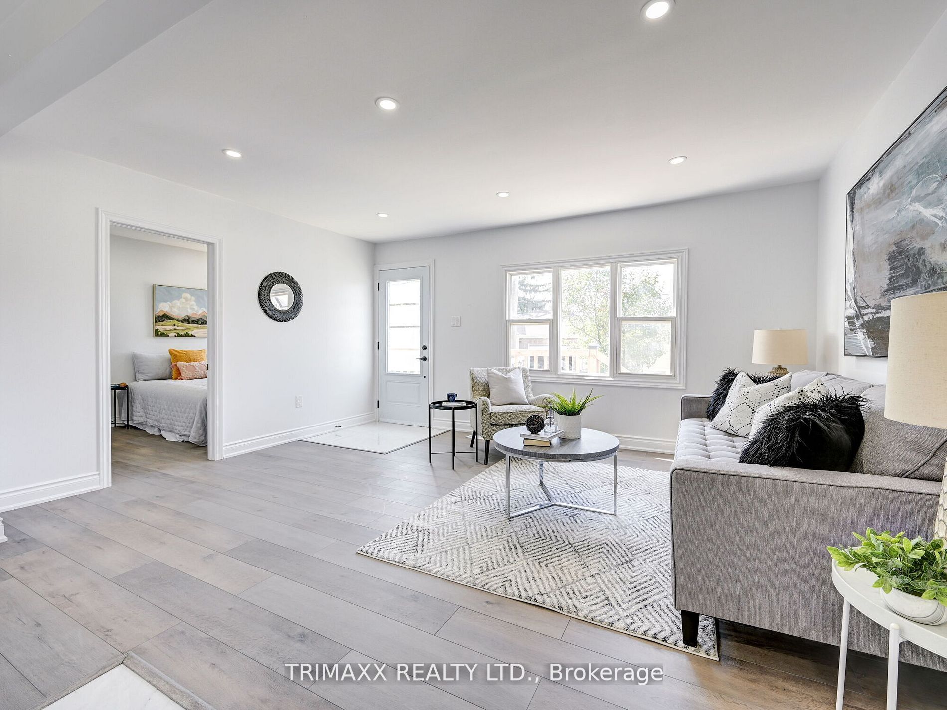 54 Haig St
