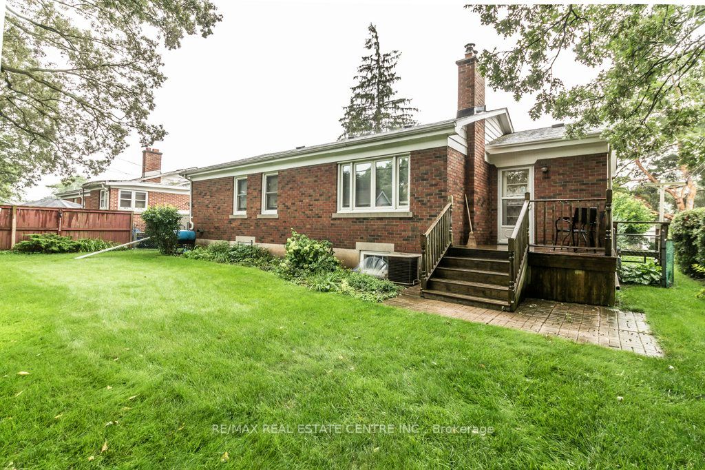 9 Alexander Ave