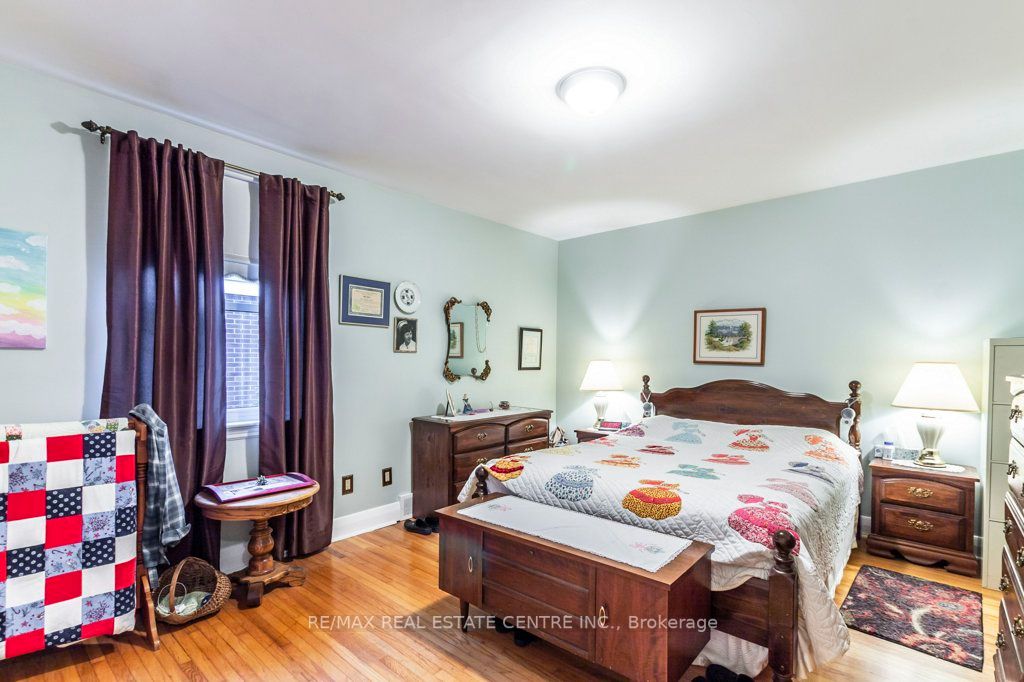 9 Alexander Ave