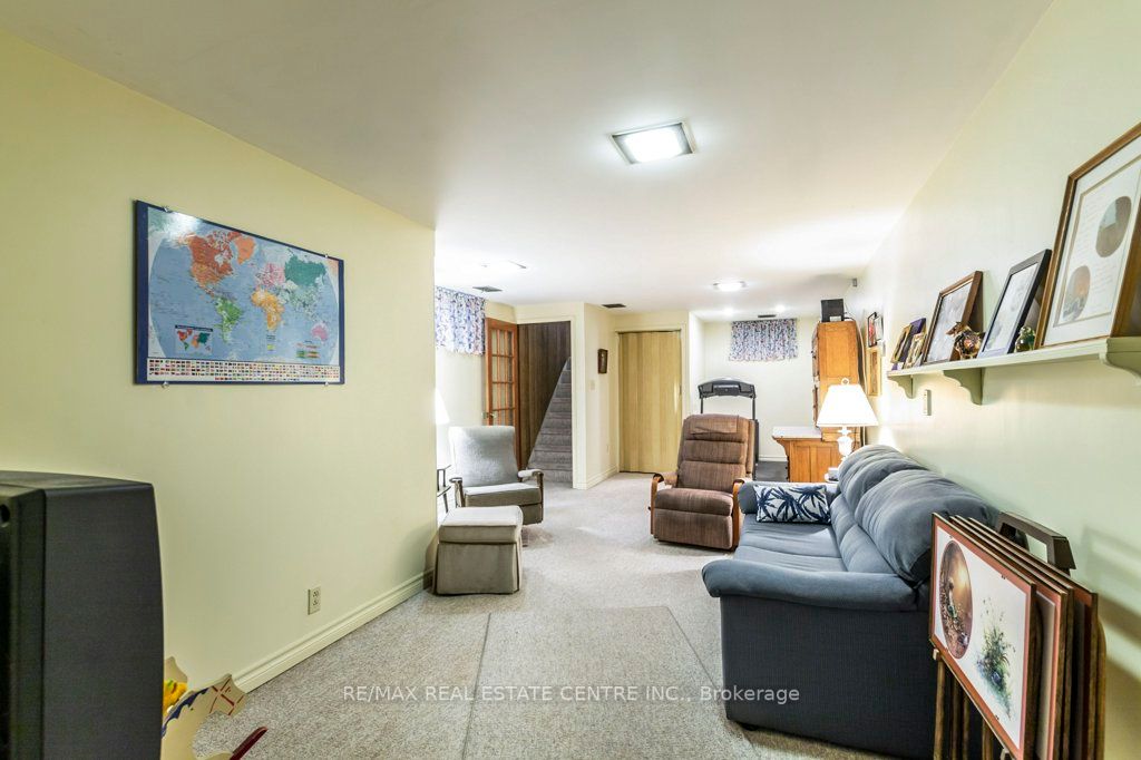 9 Alexander Ave