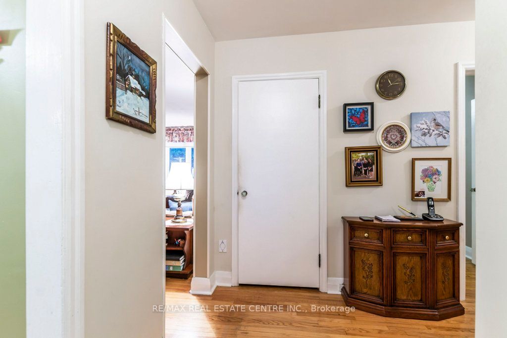 9 Alexander Ave