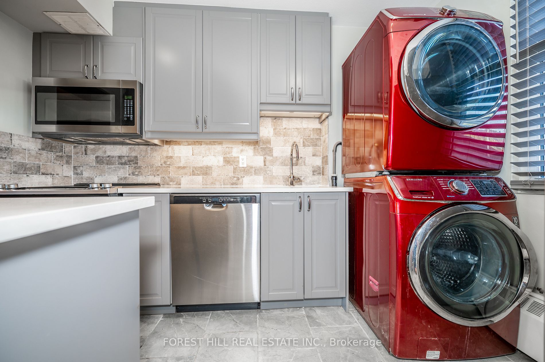 350 Quigley Rd, #421