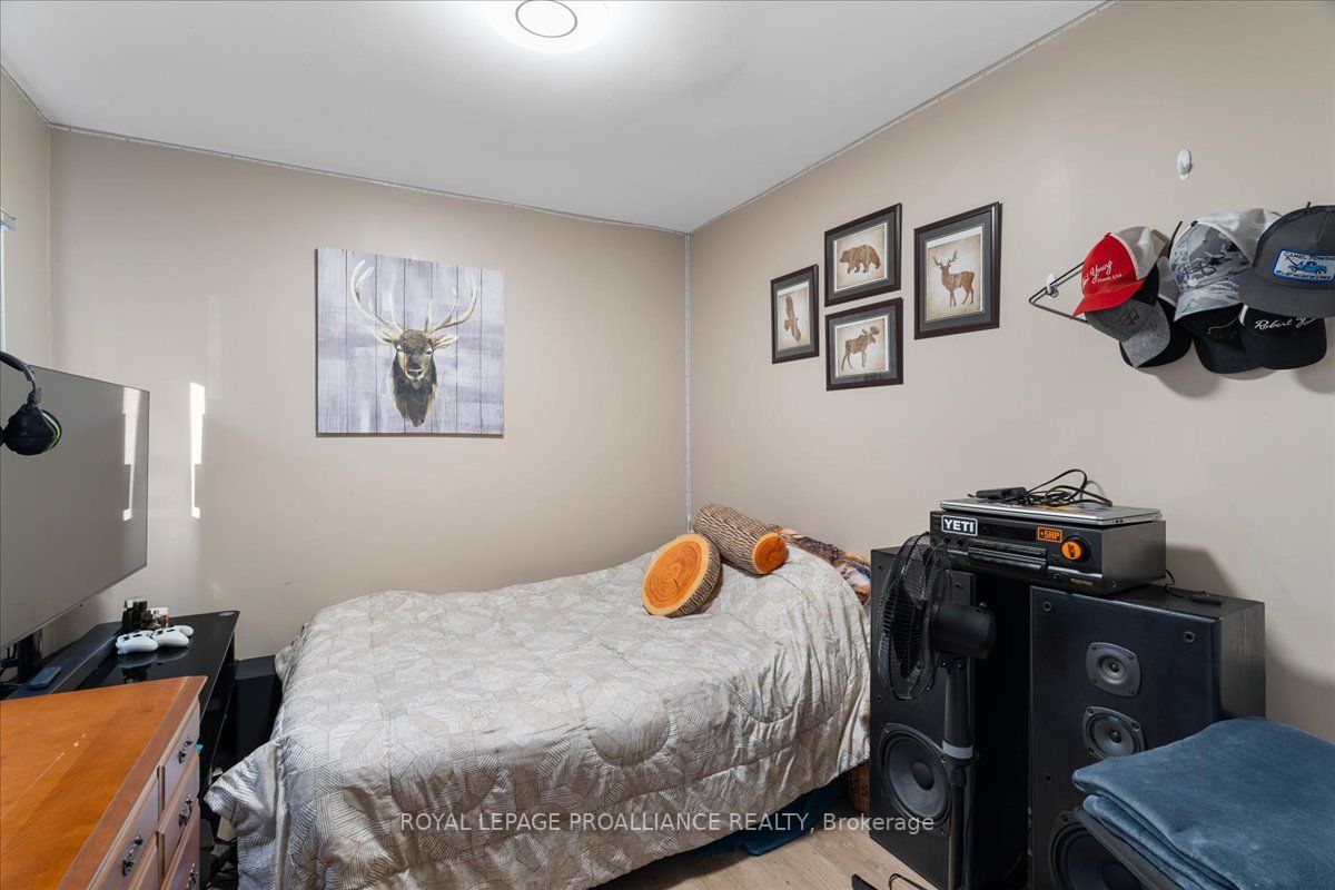 49 Doxsee St S