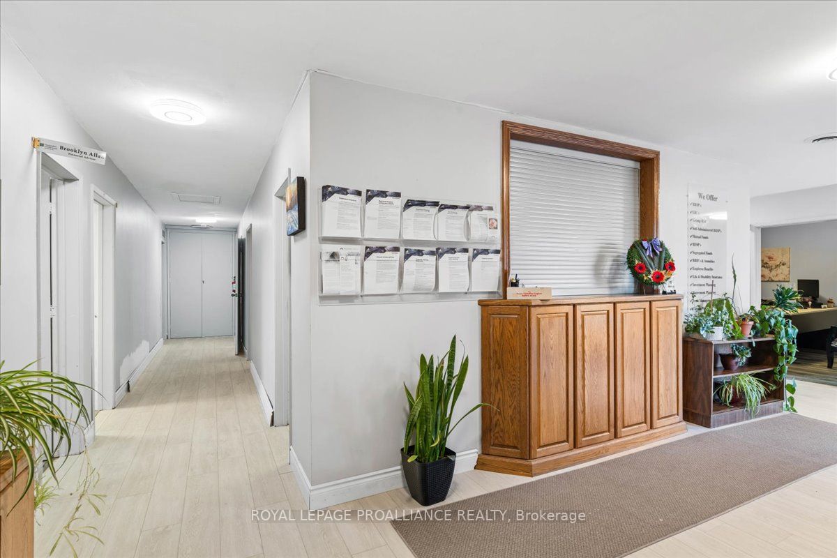 49 Doxsee St S