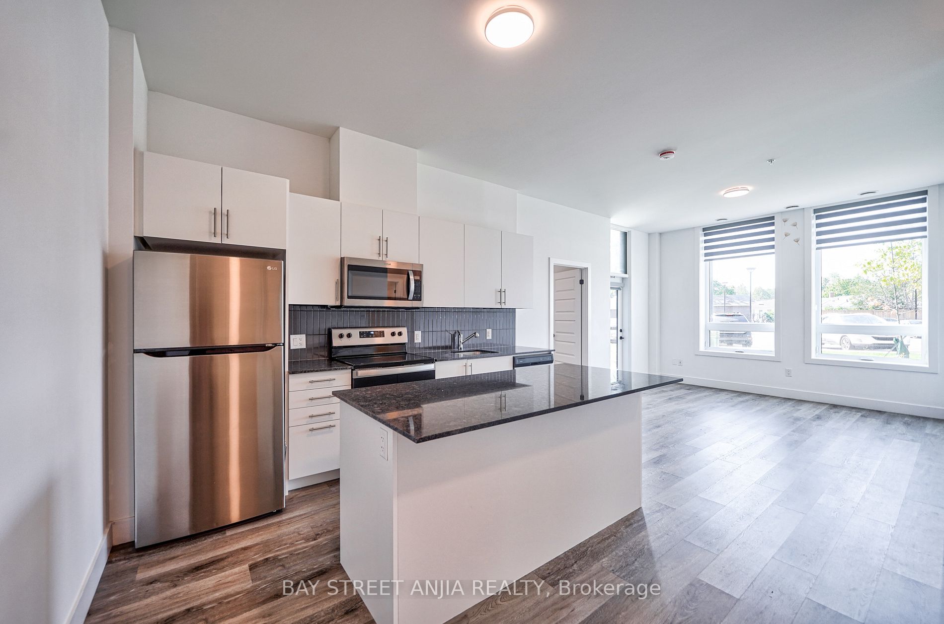 26 Lowes Rd W, #105
