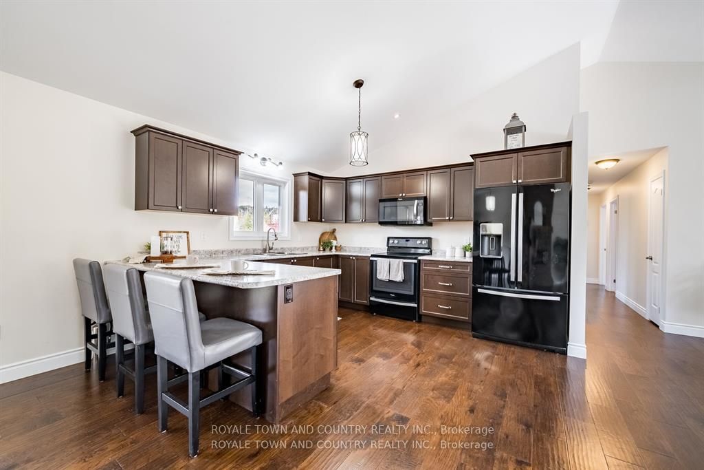7 Rustlewood Ave
