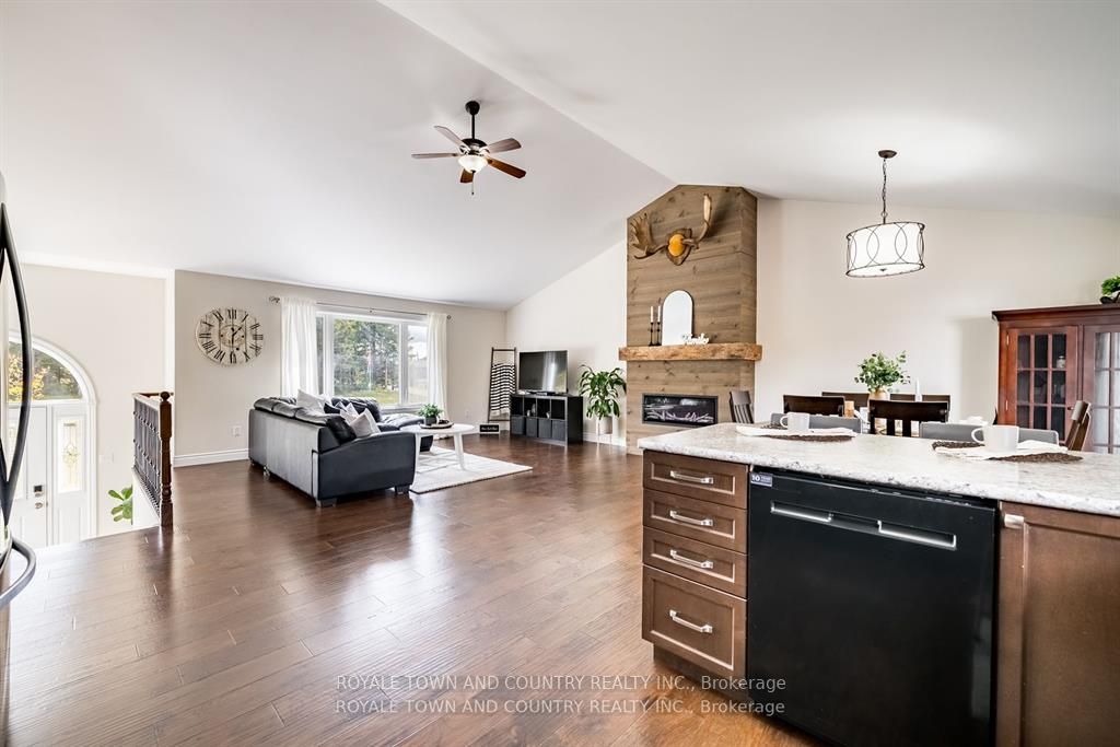 7 Rustlewood Ave