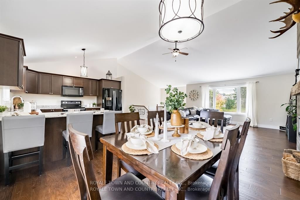 7 Rustlewood Ave
