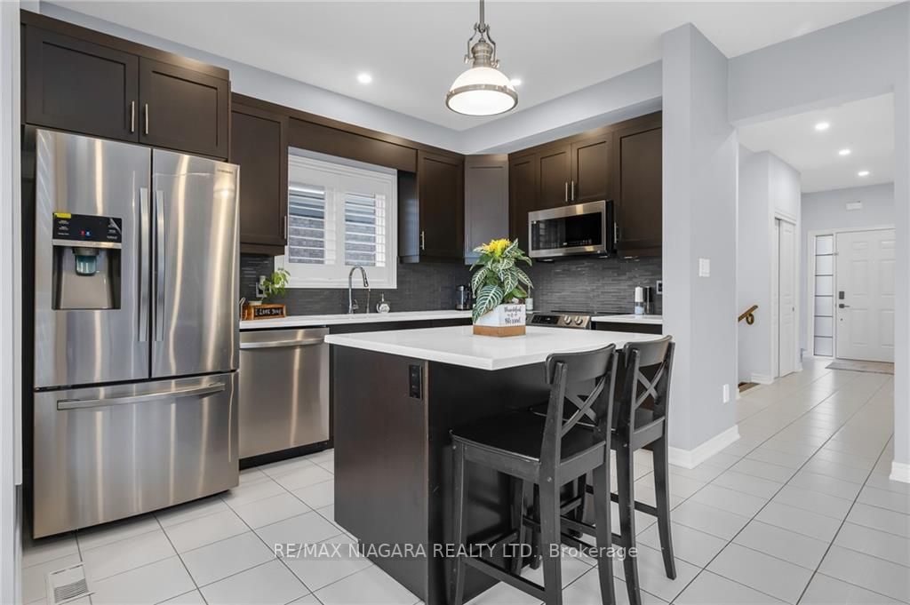261 Cardinal Cres