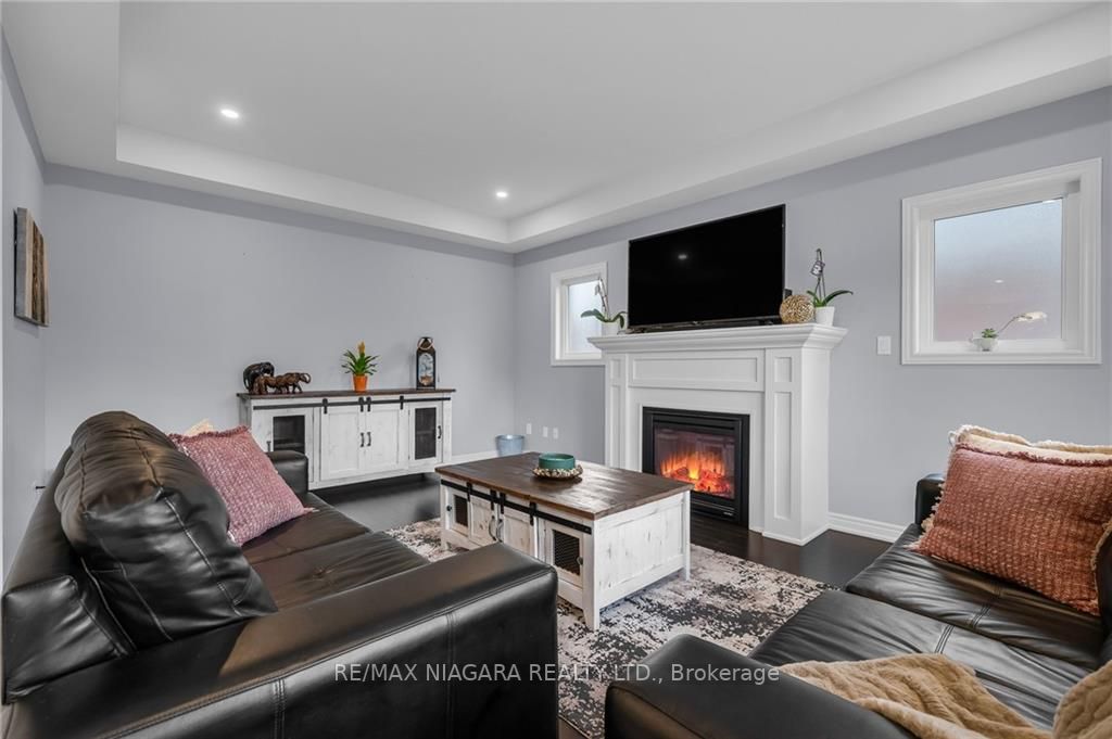 261 Cardinal Cres