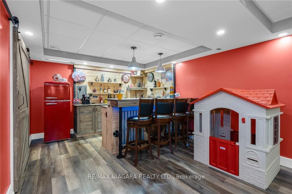 261 Cardinal Cres