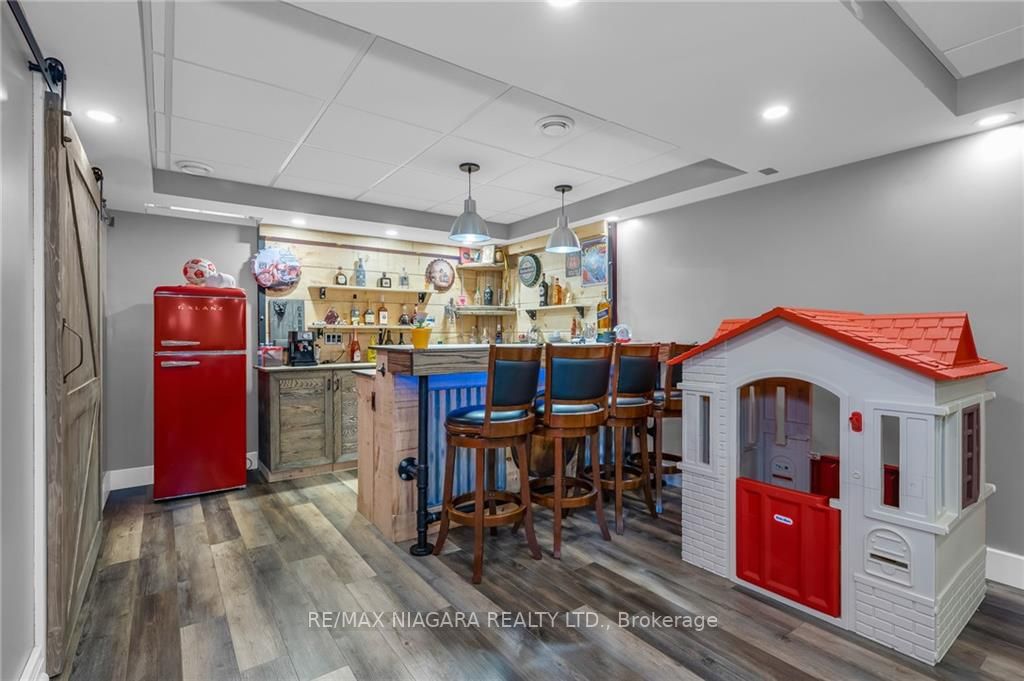 261 Cardinal Cres