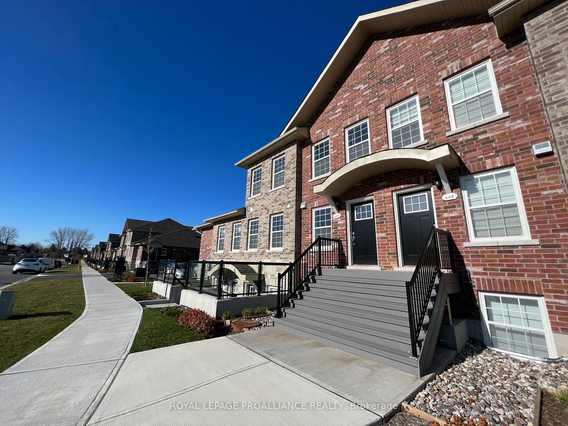 480 Lonsberry Dr, #607
