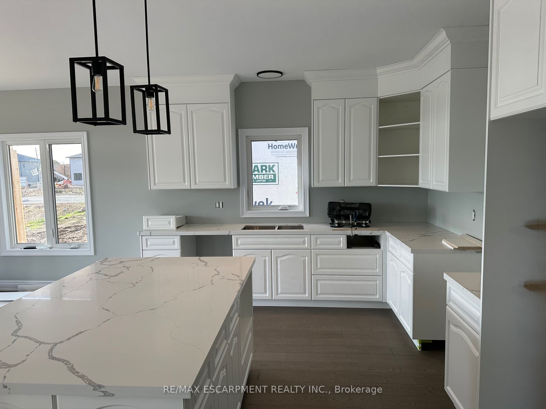 29 Alicia Cres