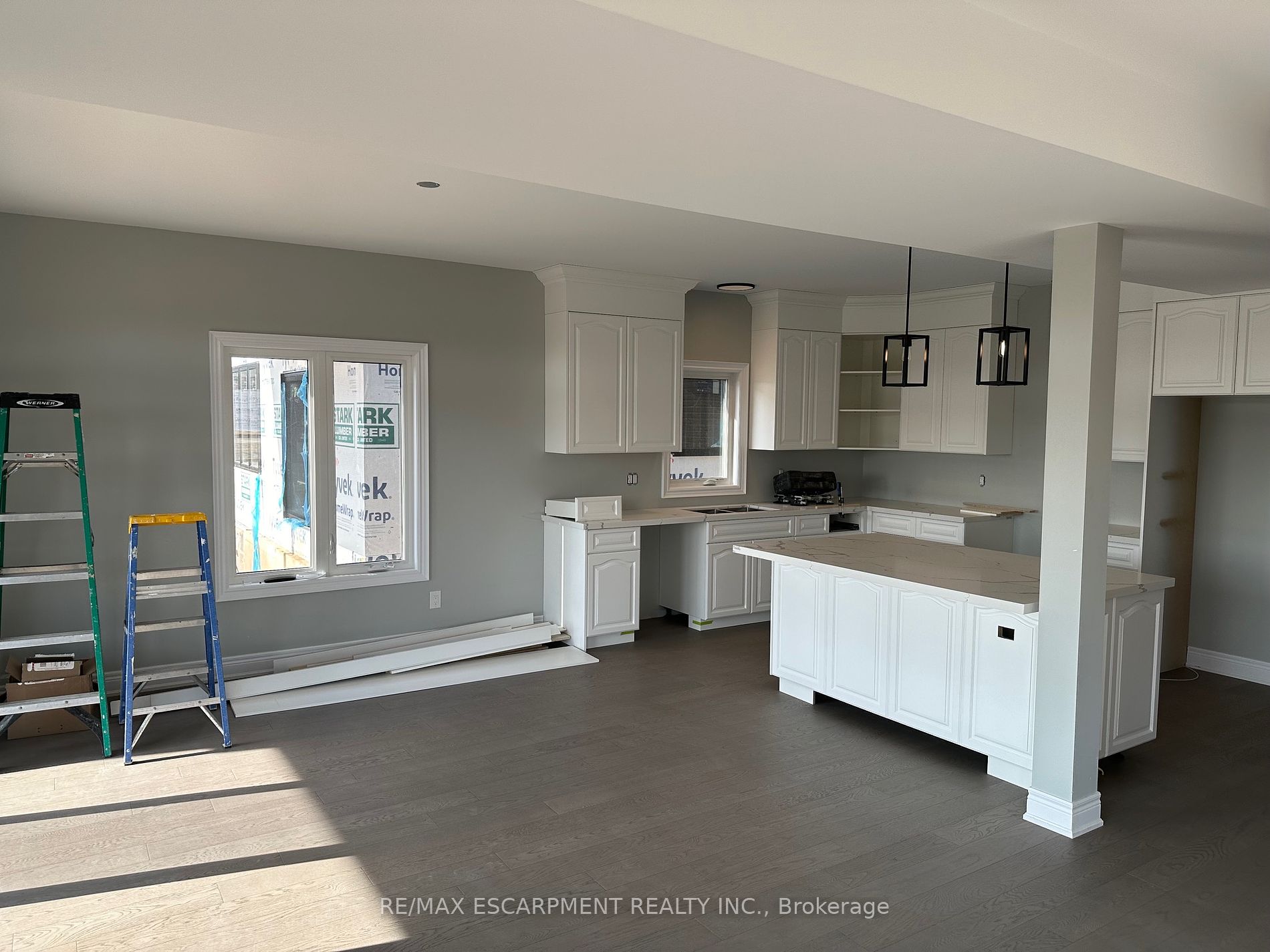 29 Alicia Cres