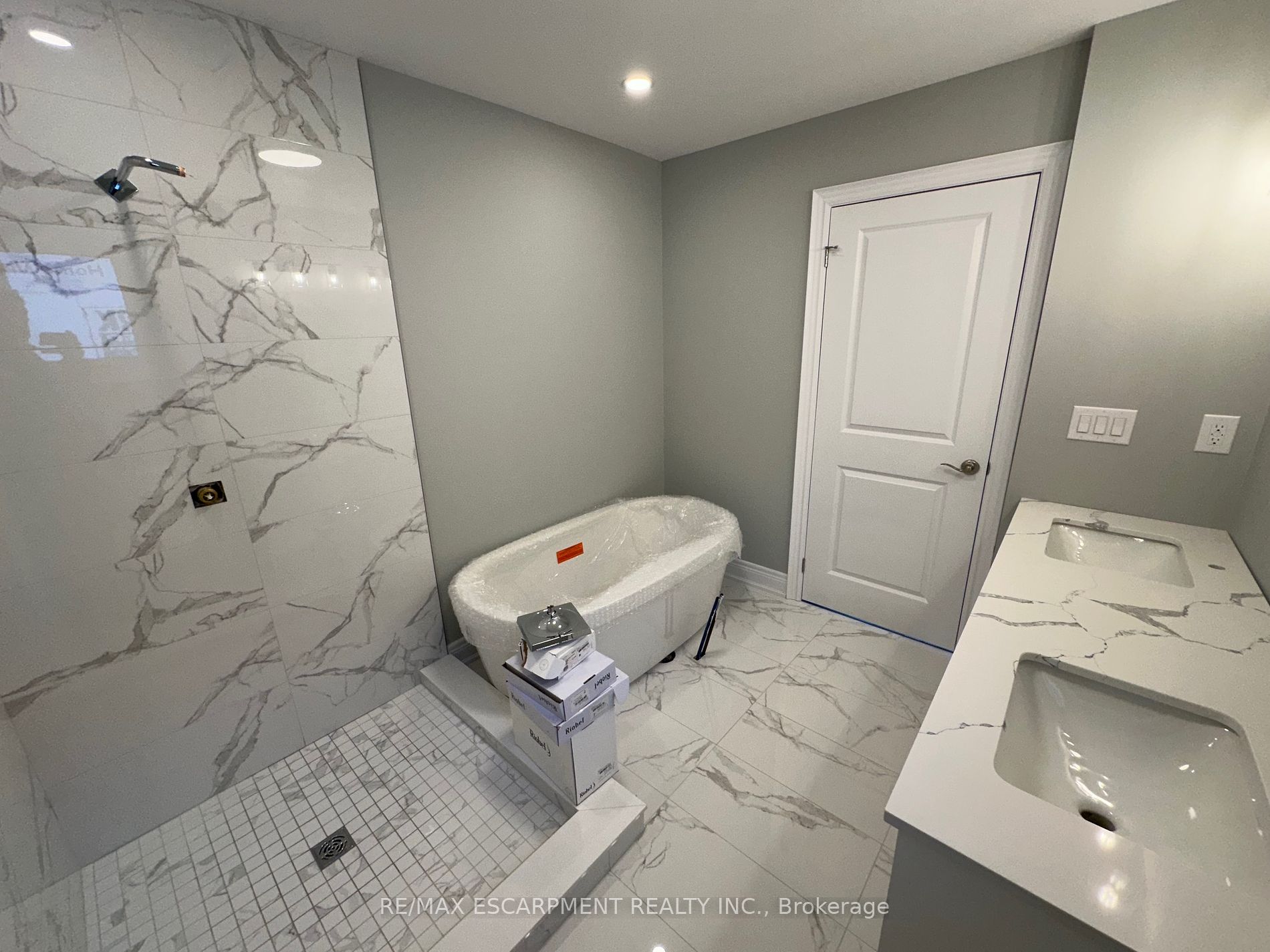 29 Alicia Cres