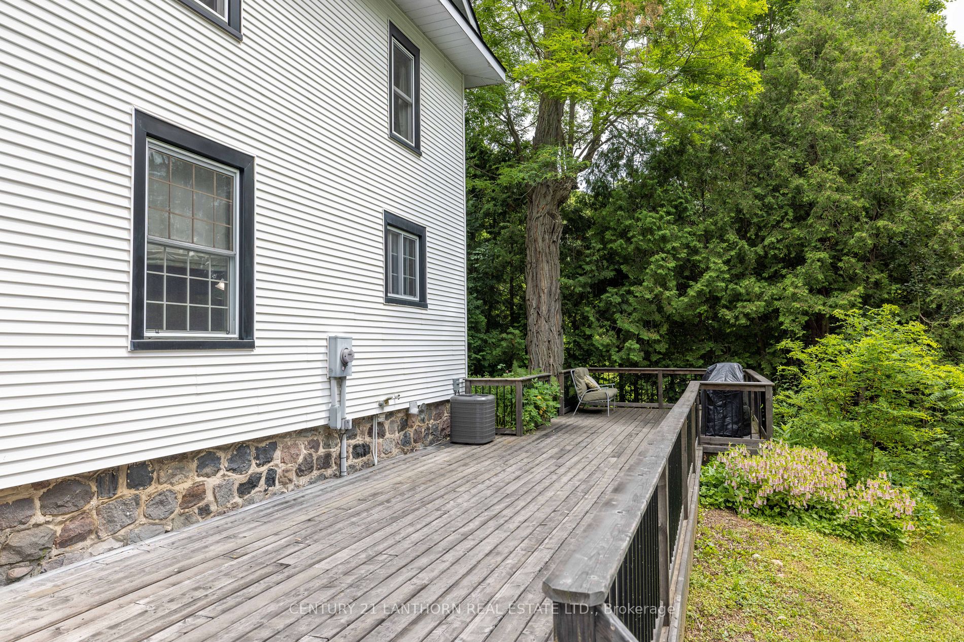 114 Bullis Rd N