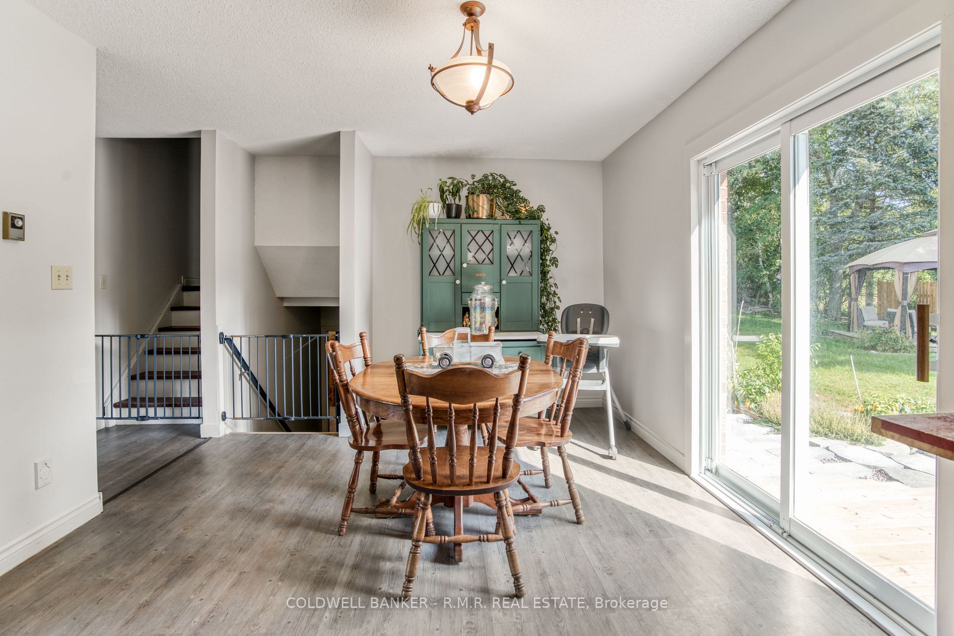 4 Riel Rd S