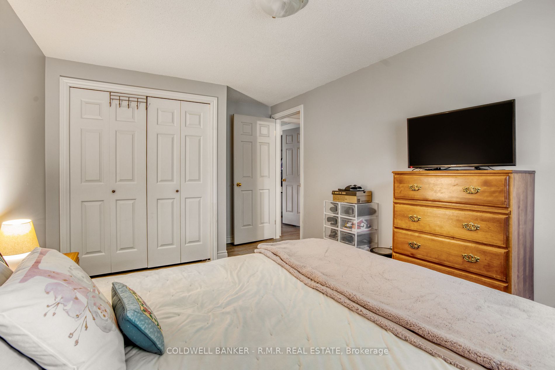 4 Riel Rd S