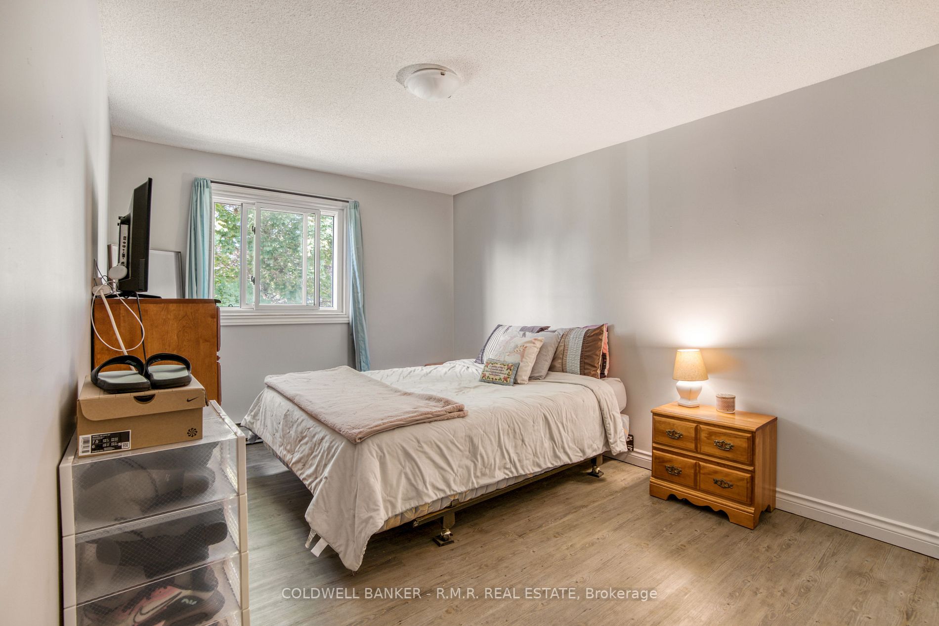 4 Riel Rd S