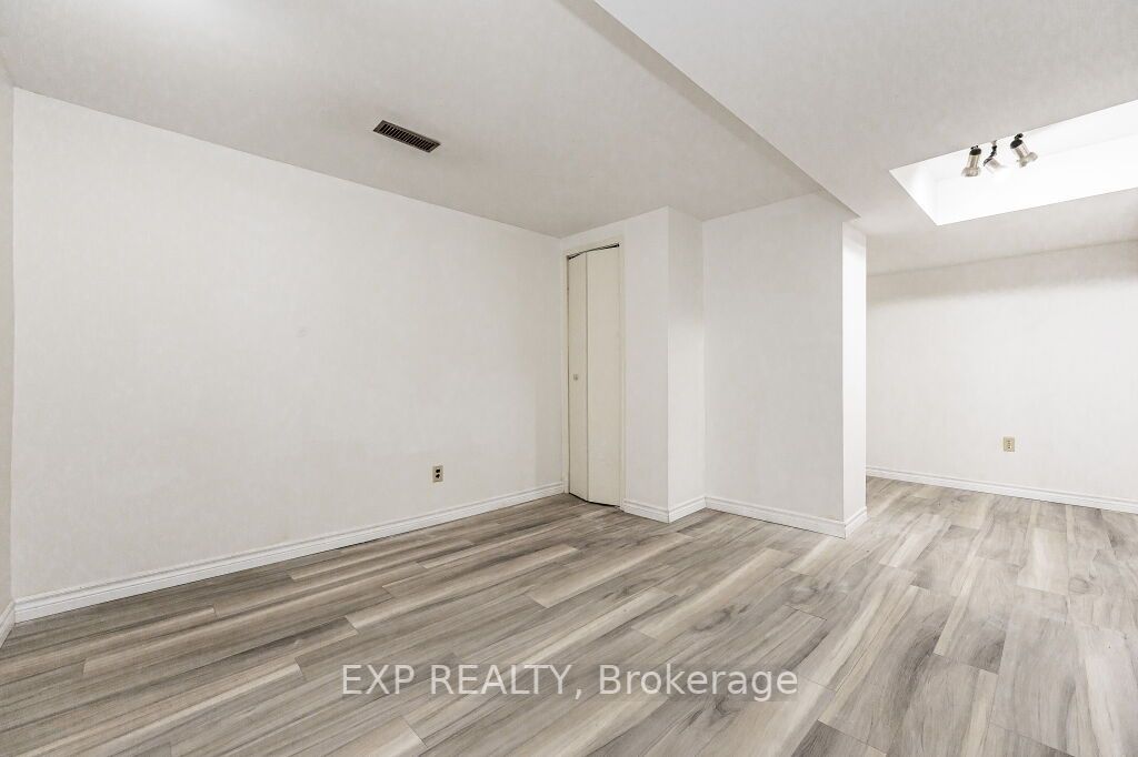 317 Hiawatha Dr