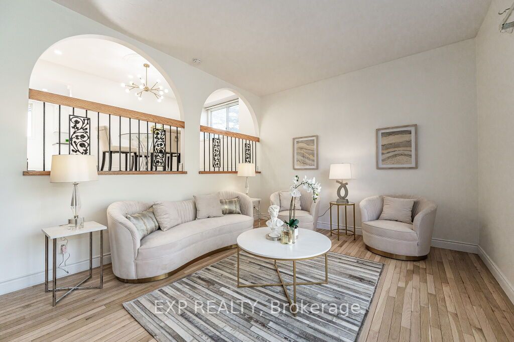 317 Hiawatha Dr