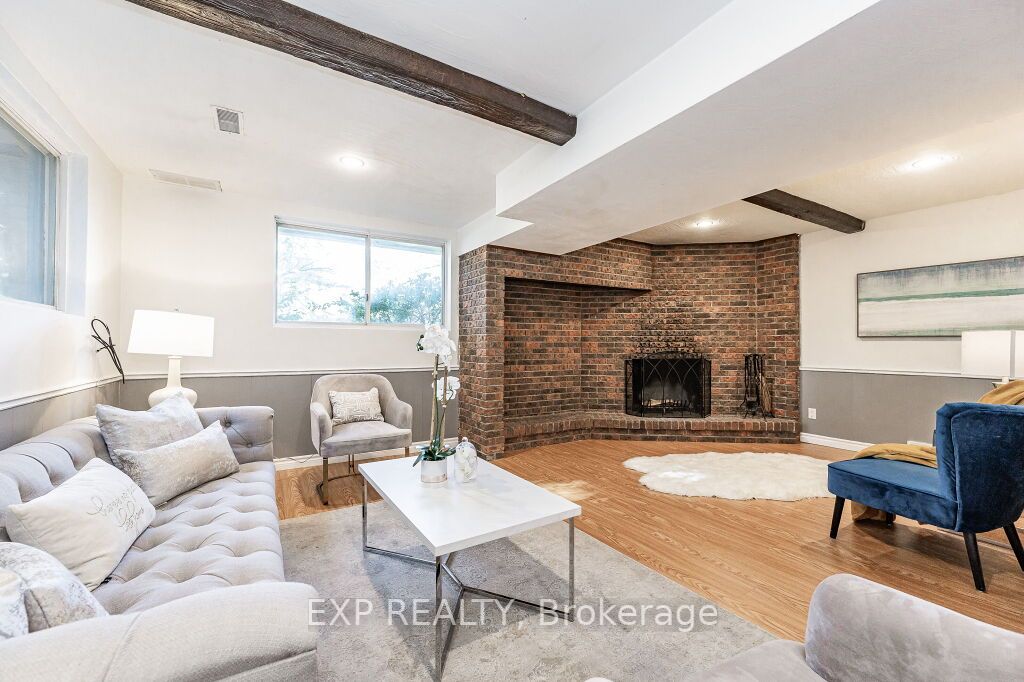 317 Hiawatha Dr
