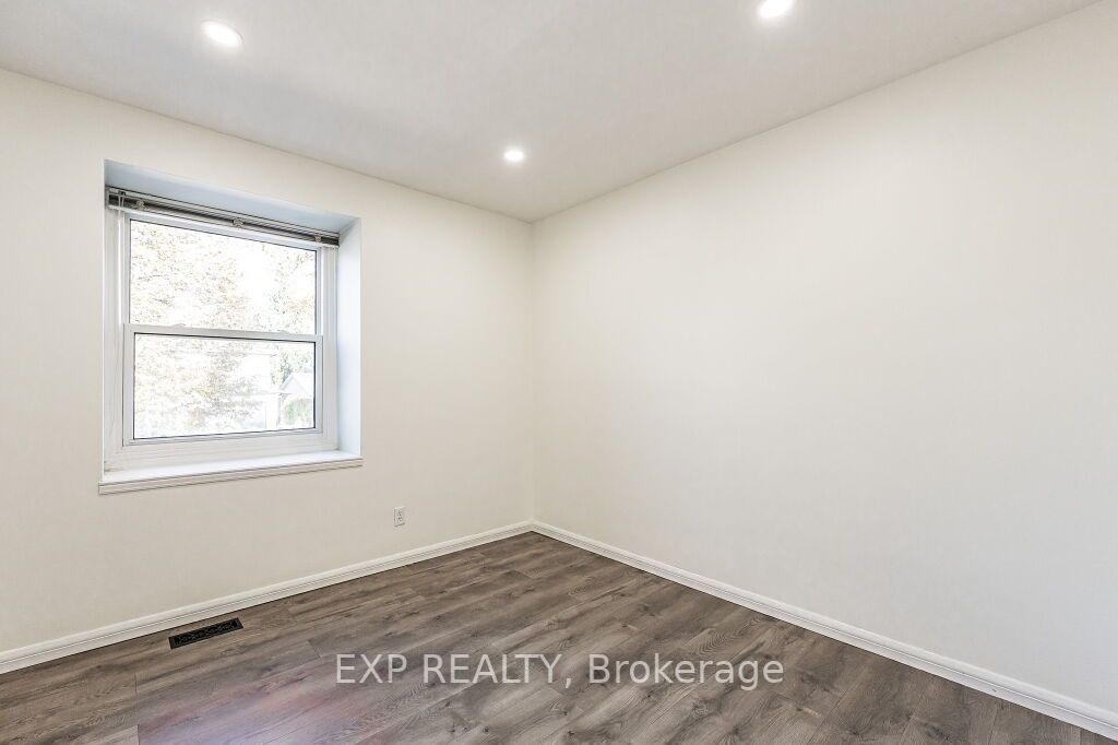 317 Hiawatha Dr