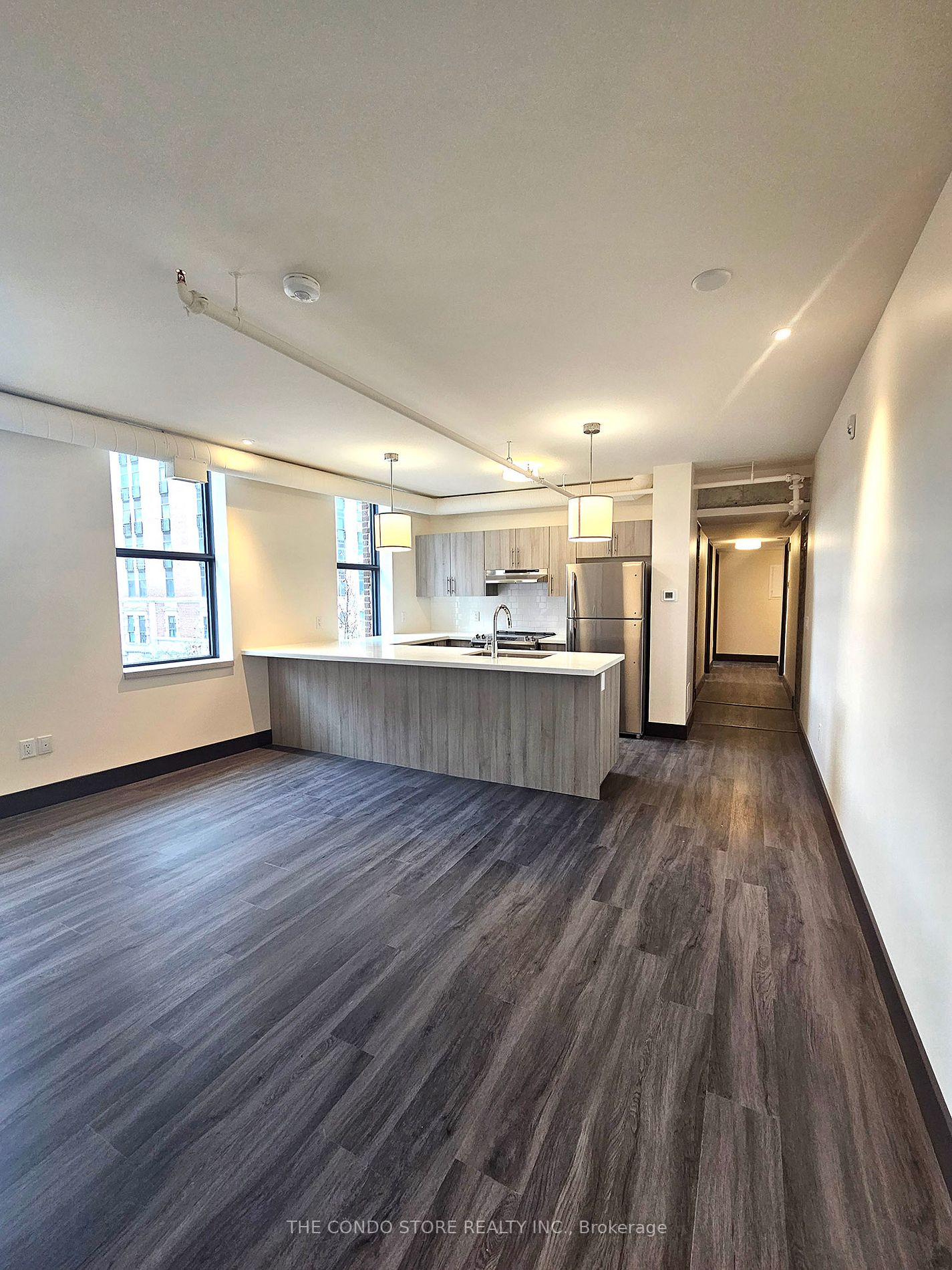 121 King St E, #401