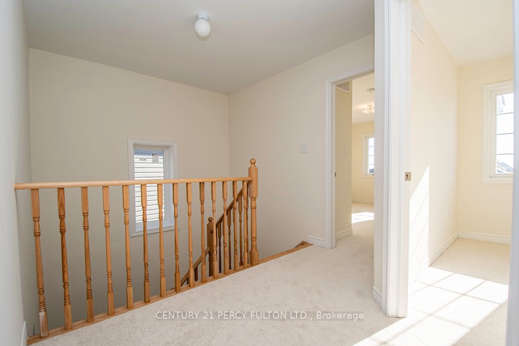 906 Bamford Terr