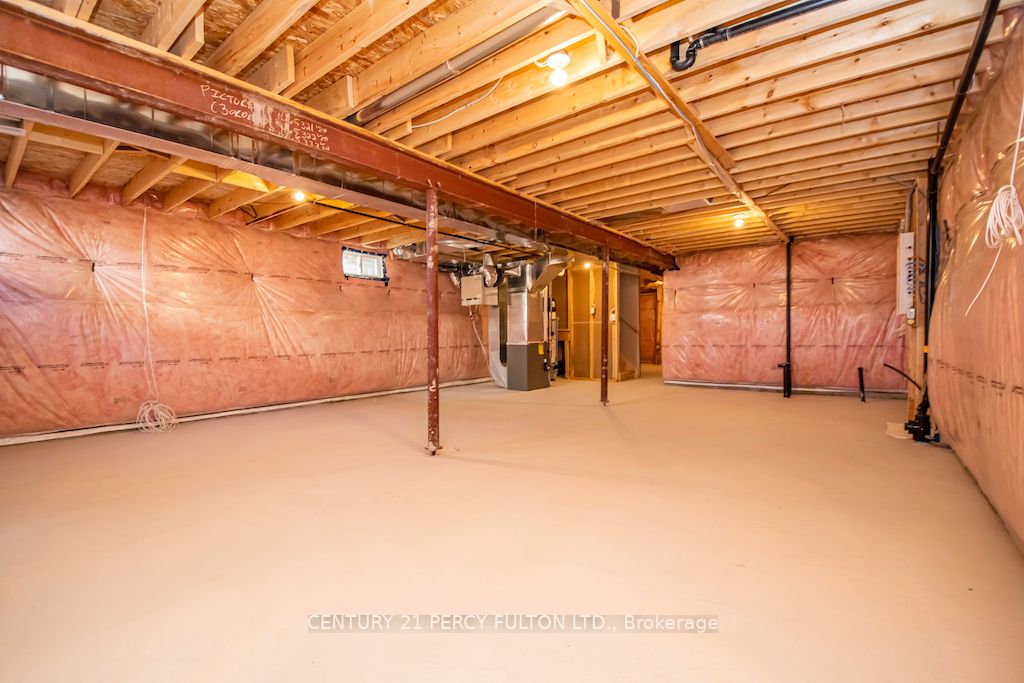 906 Bamford Terr