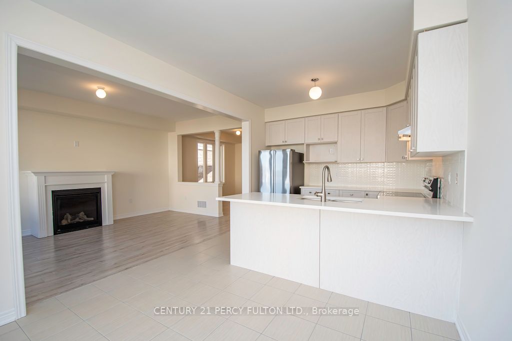 906 Bamford Terr