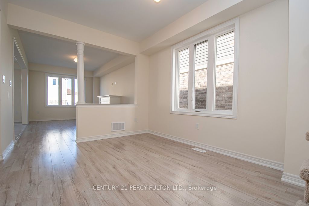 906 Bamford Terr
