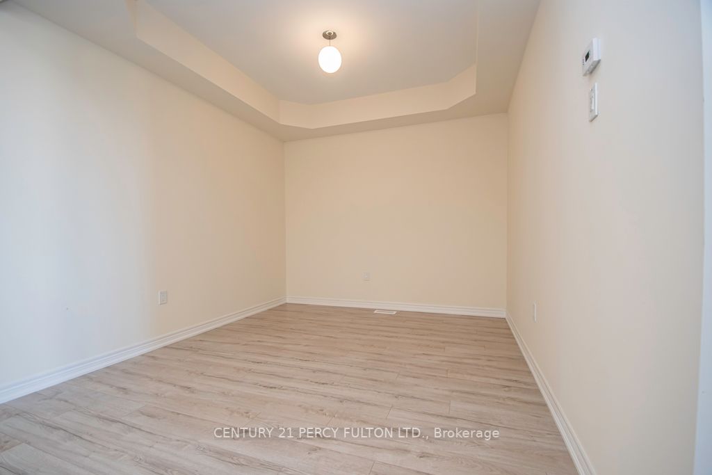 906 Bamford Terr