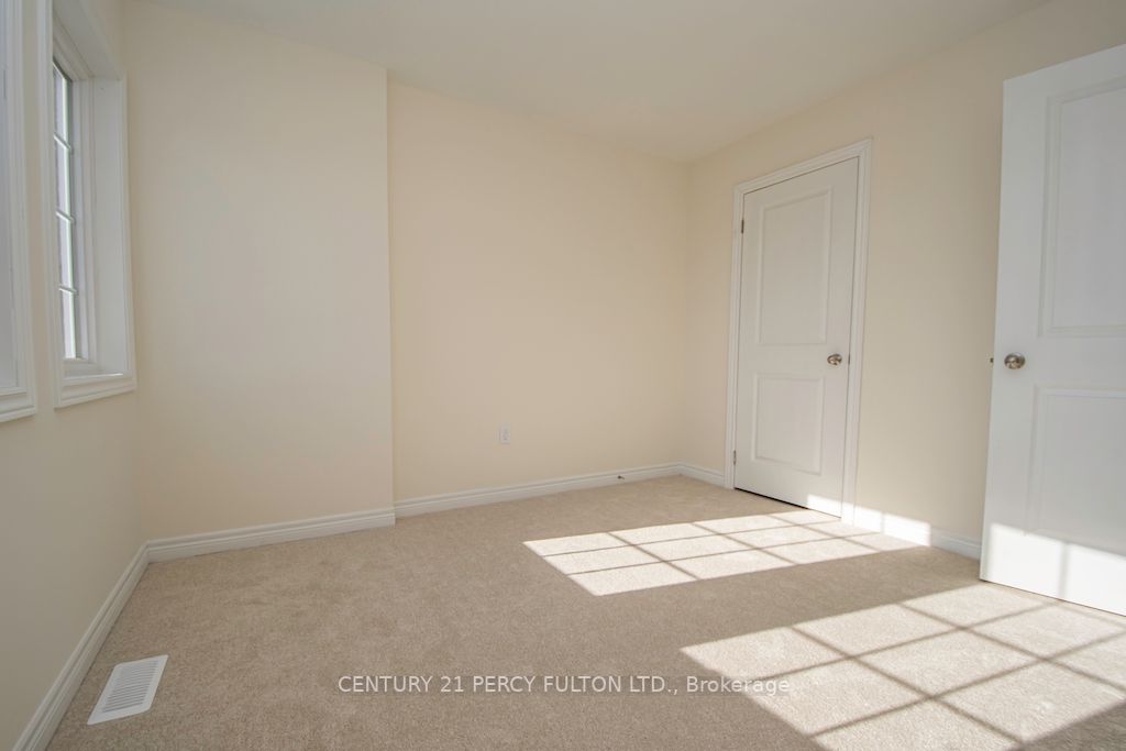 906 Bamford Terr