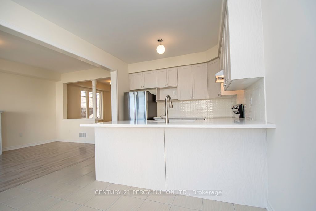 906 Bamford Terr
