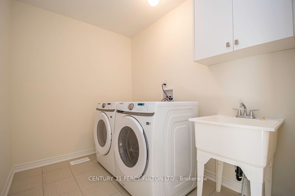 906 Bamford Terr