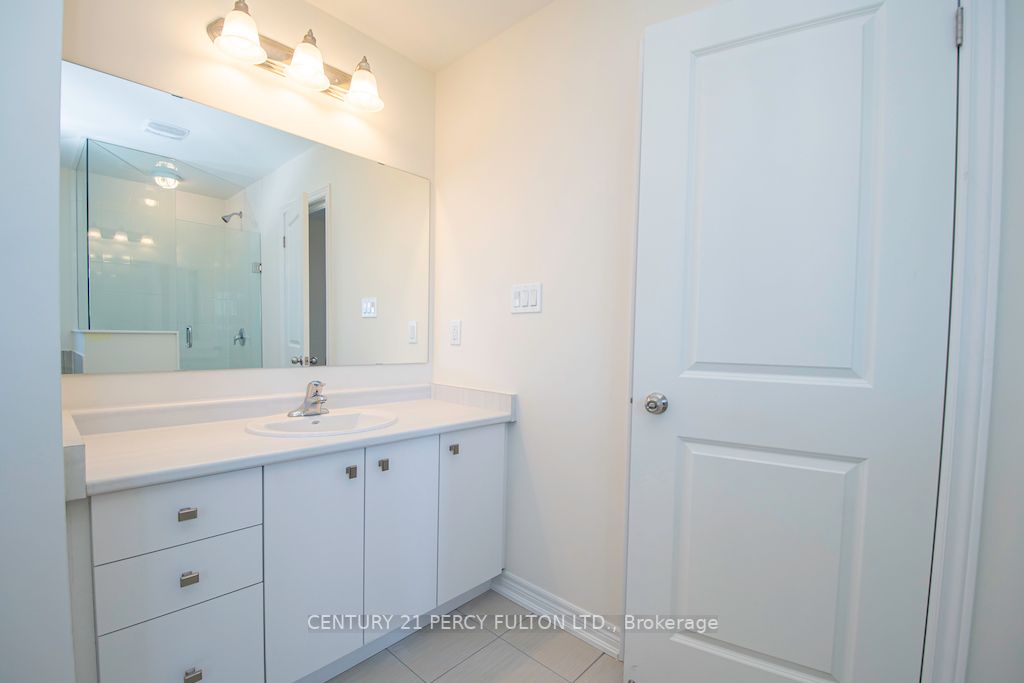 906 Bamford Terr