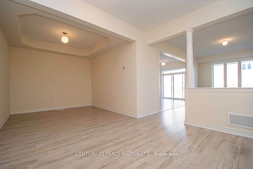 906 Bamford Terr