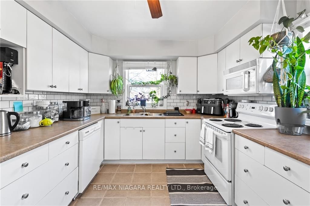 12 Alexandra Blvd