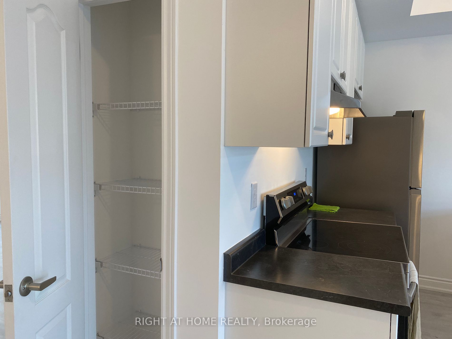 103 Marina Village Dr, #17