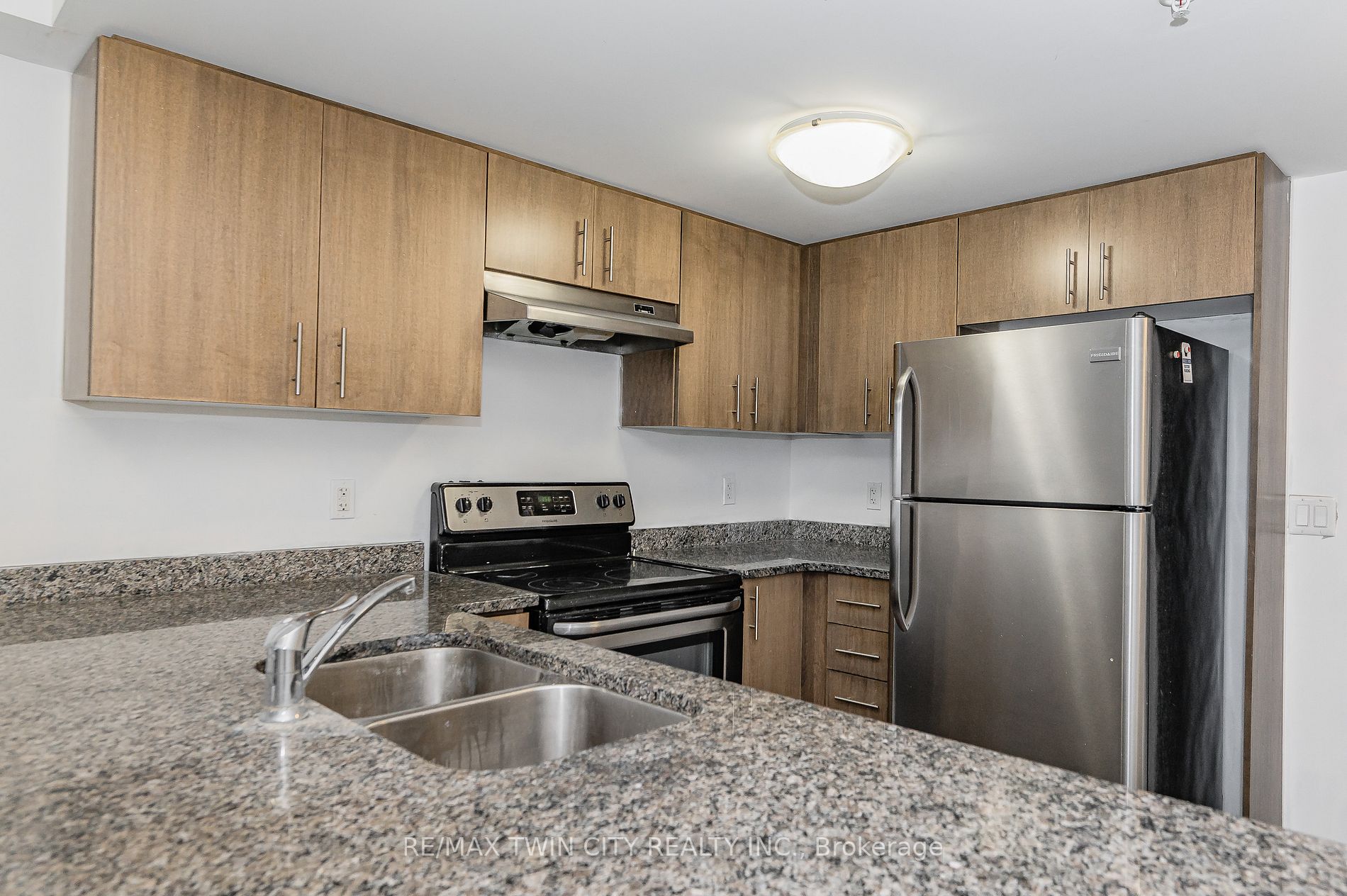 155 Commonwealth St, #410