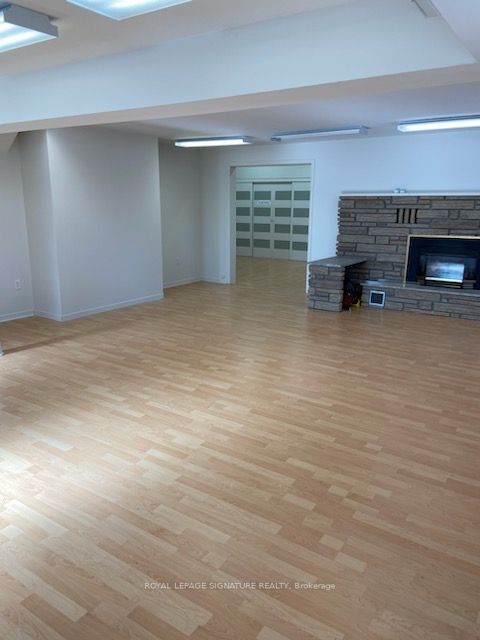 66 Elgin St W