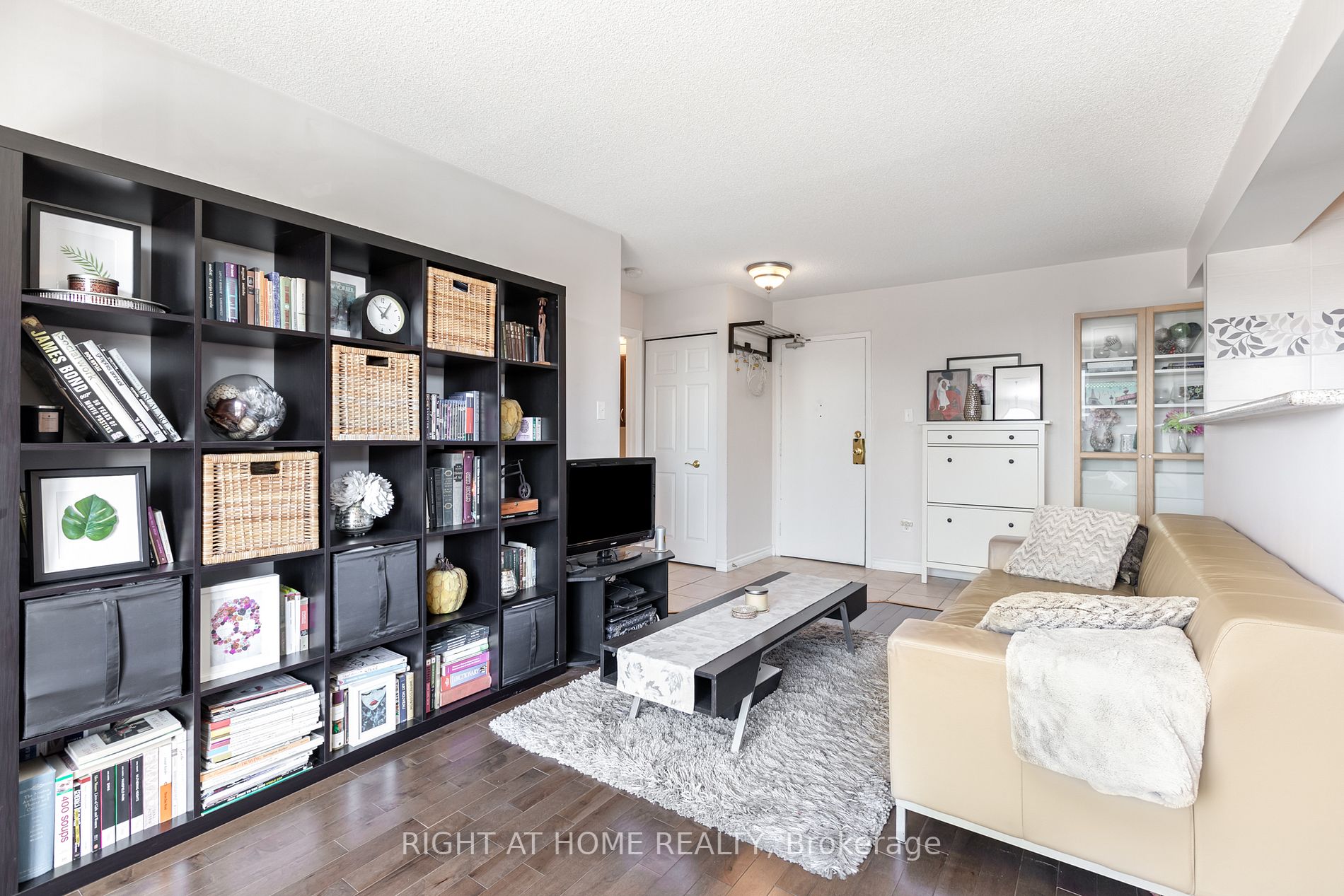 793 Colborne St E, #503