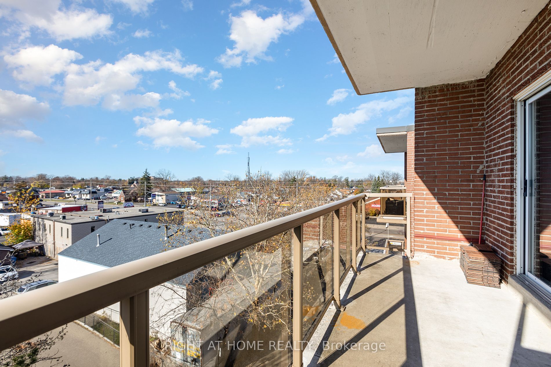 793 Colborne St E, #503