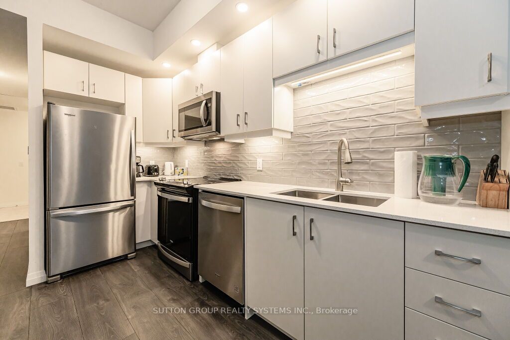 108 Garment St, #404