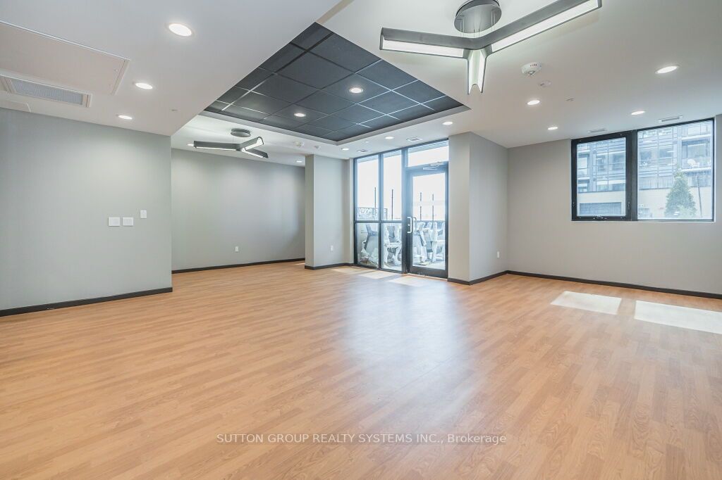 108 Garment St, #404